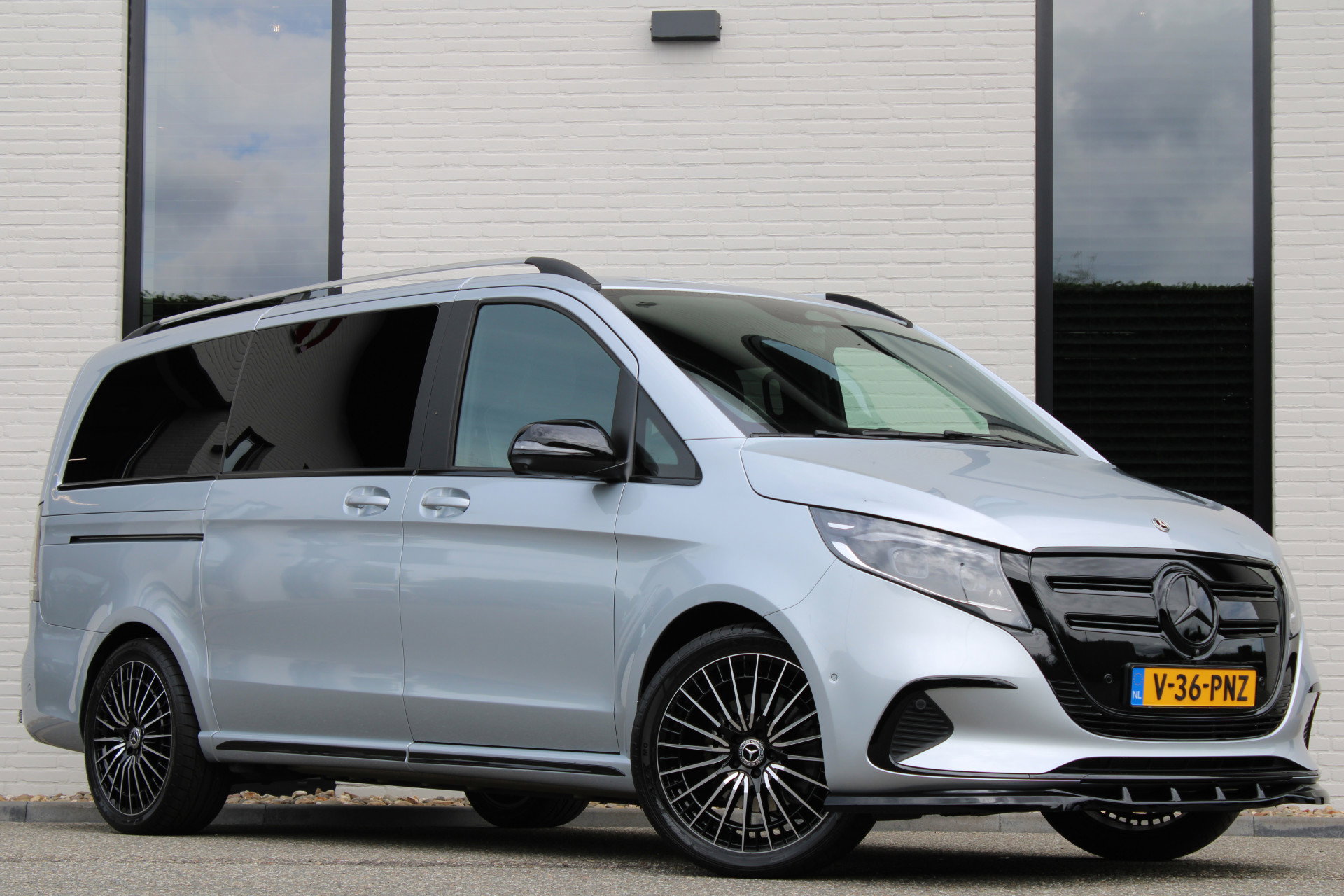 Foto van Mercedes-Benz EQV