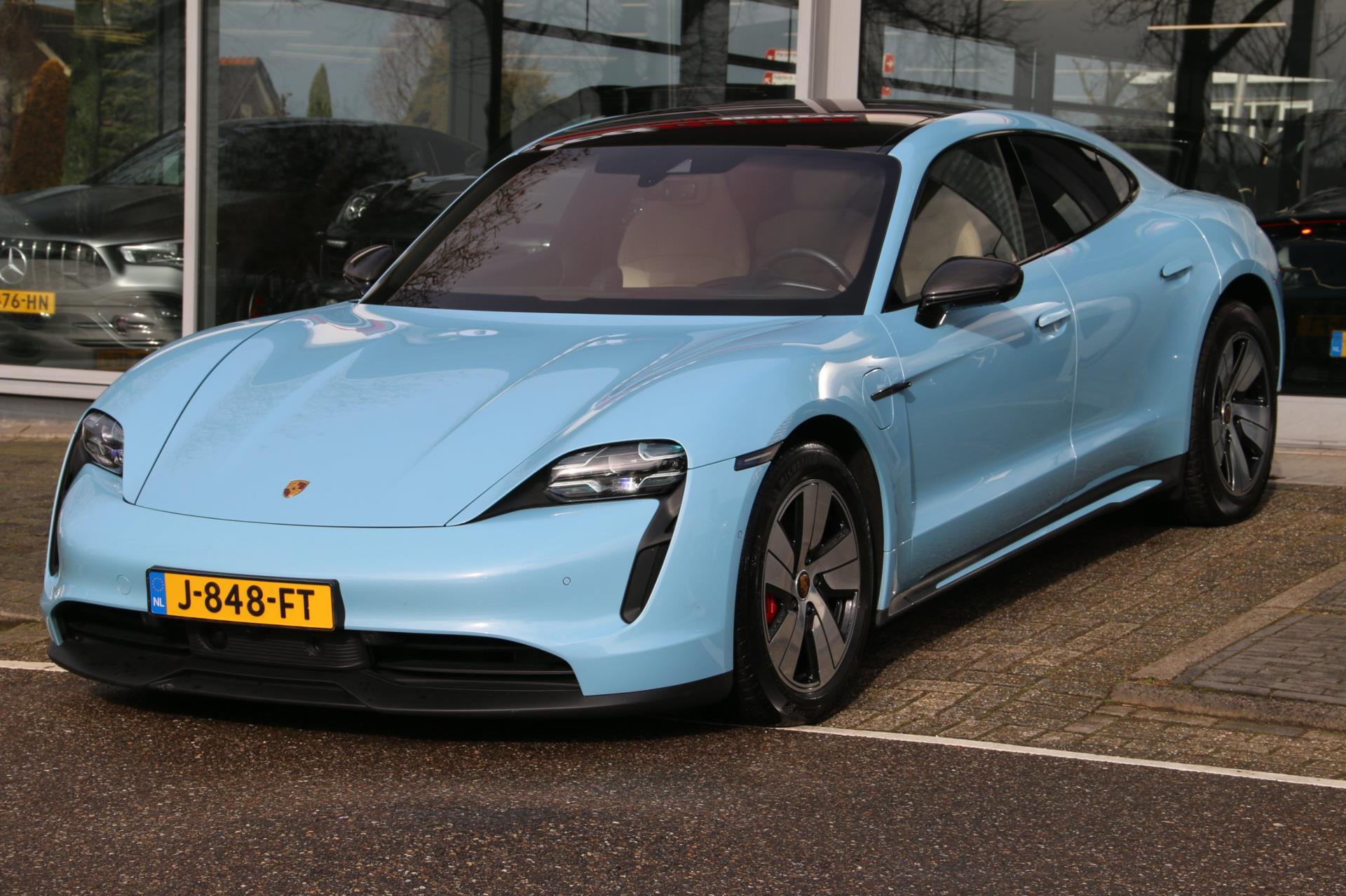 Foto van Porsche Taycan