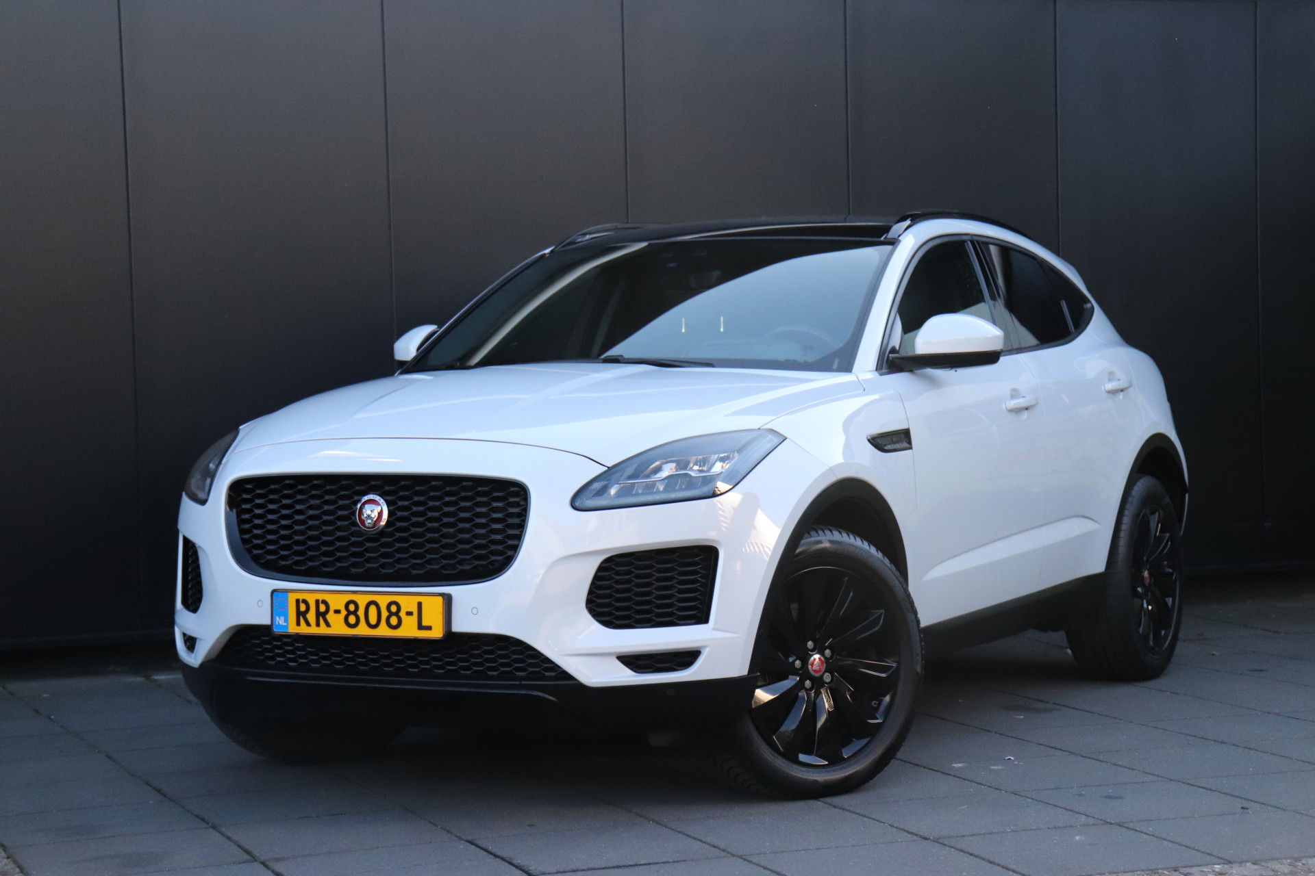 Foto van Jaguar E-Pace