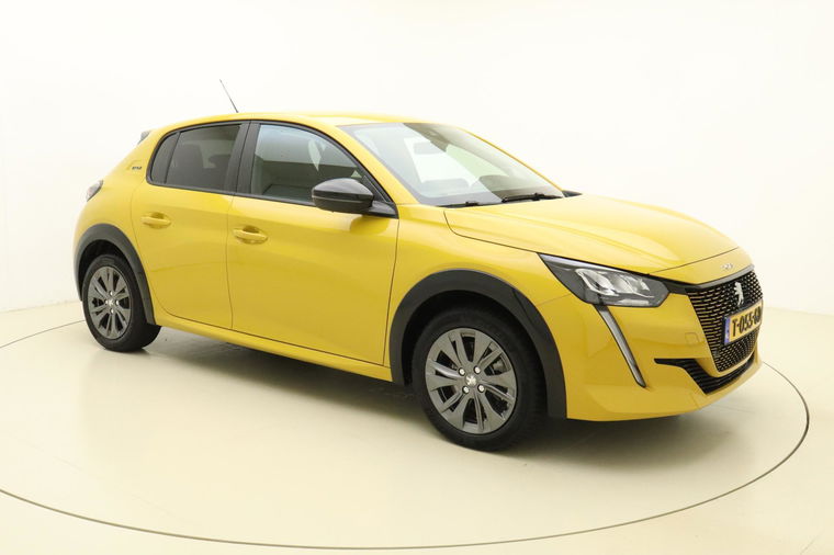Peugeot e-208
