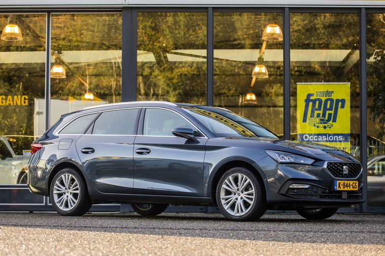 Foto van SEAT Leon Sportstourer elektrische trekhaak / digitaal dashboard