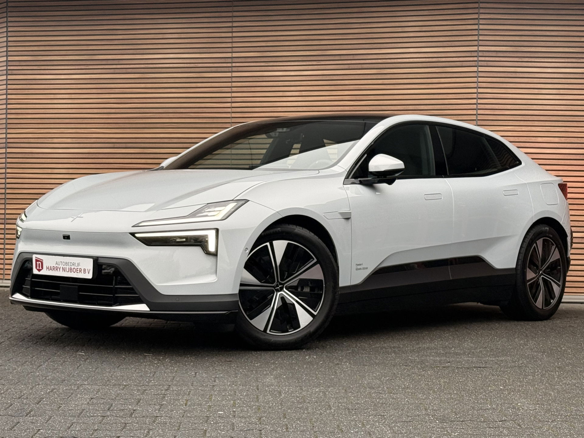 Foto van Polestar 4