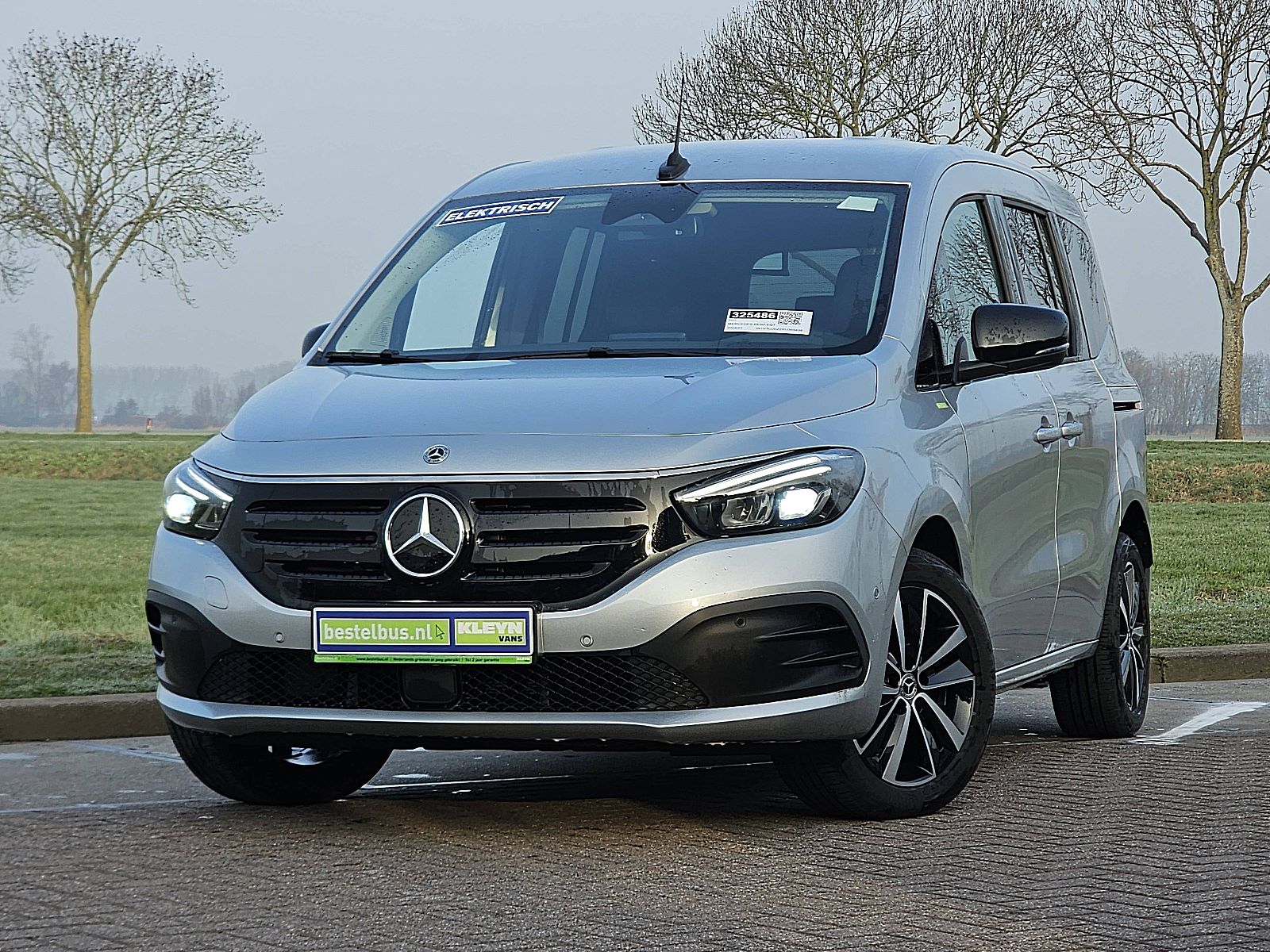 Foto van Mercedes-Benz EQT