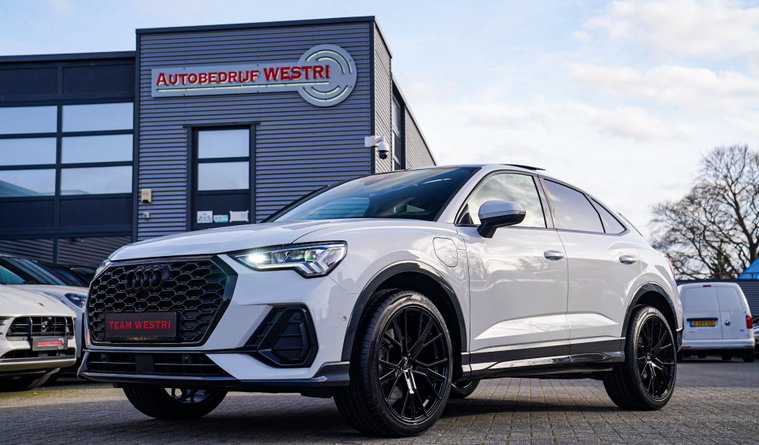 Audi Q3 foto 1