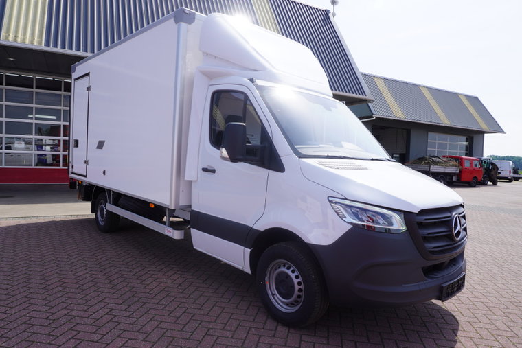 Mercedes-Benz Sprinter foto 1