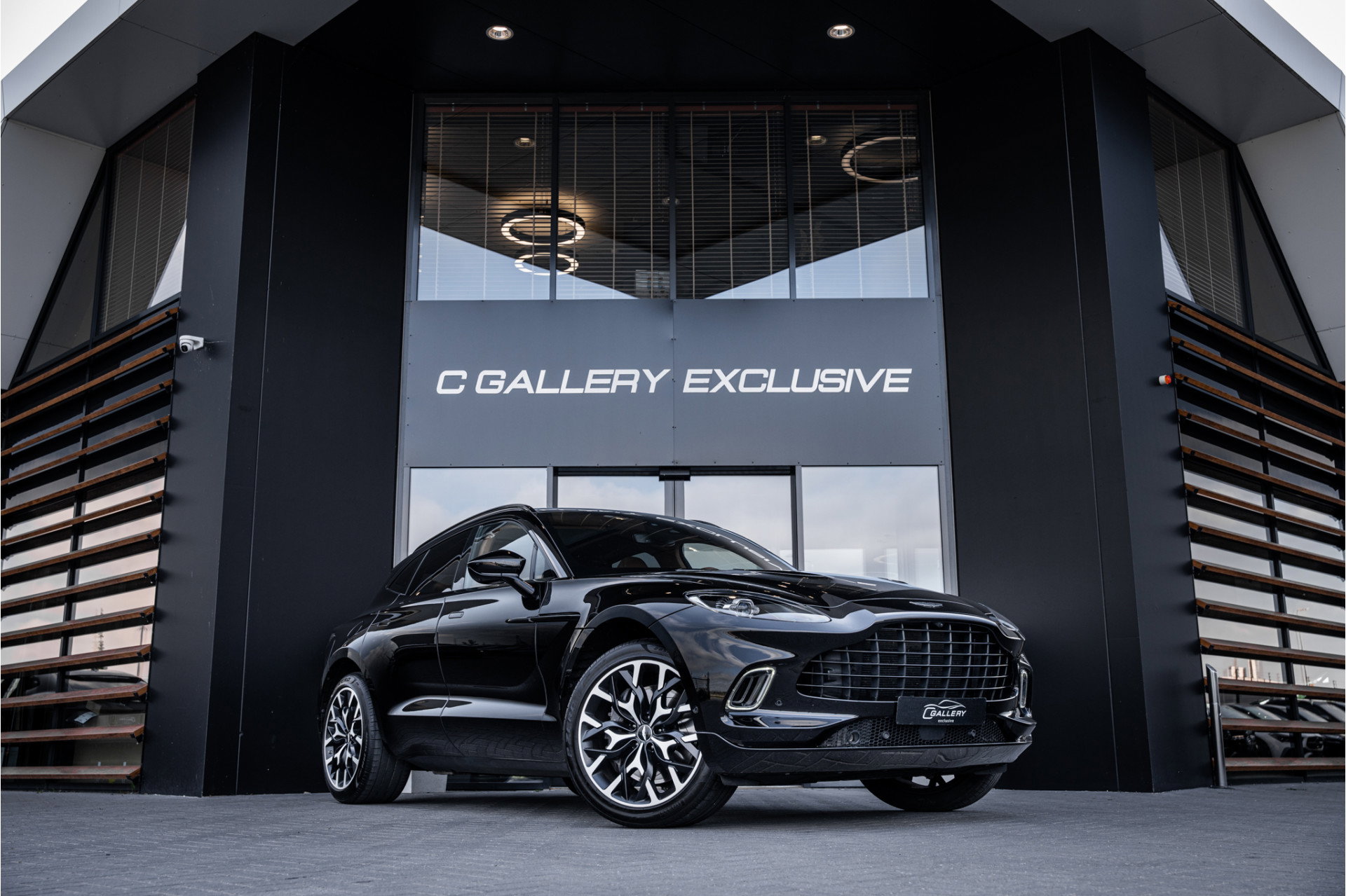 Foto van Aston Martin DBX
