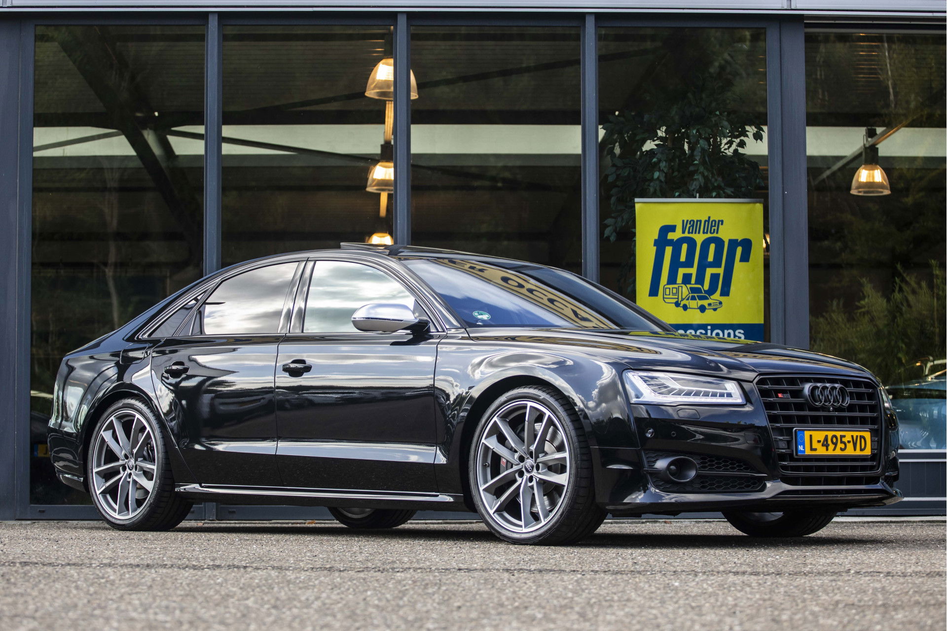 Foto van Audi S8