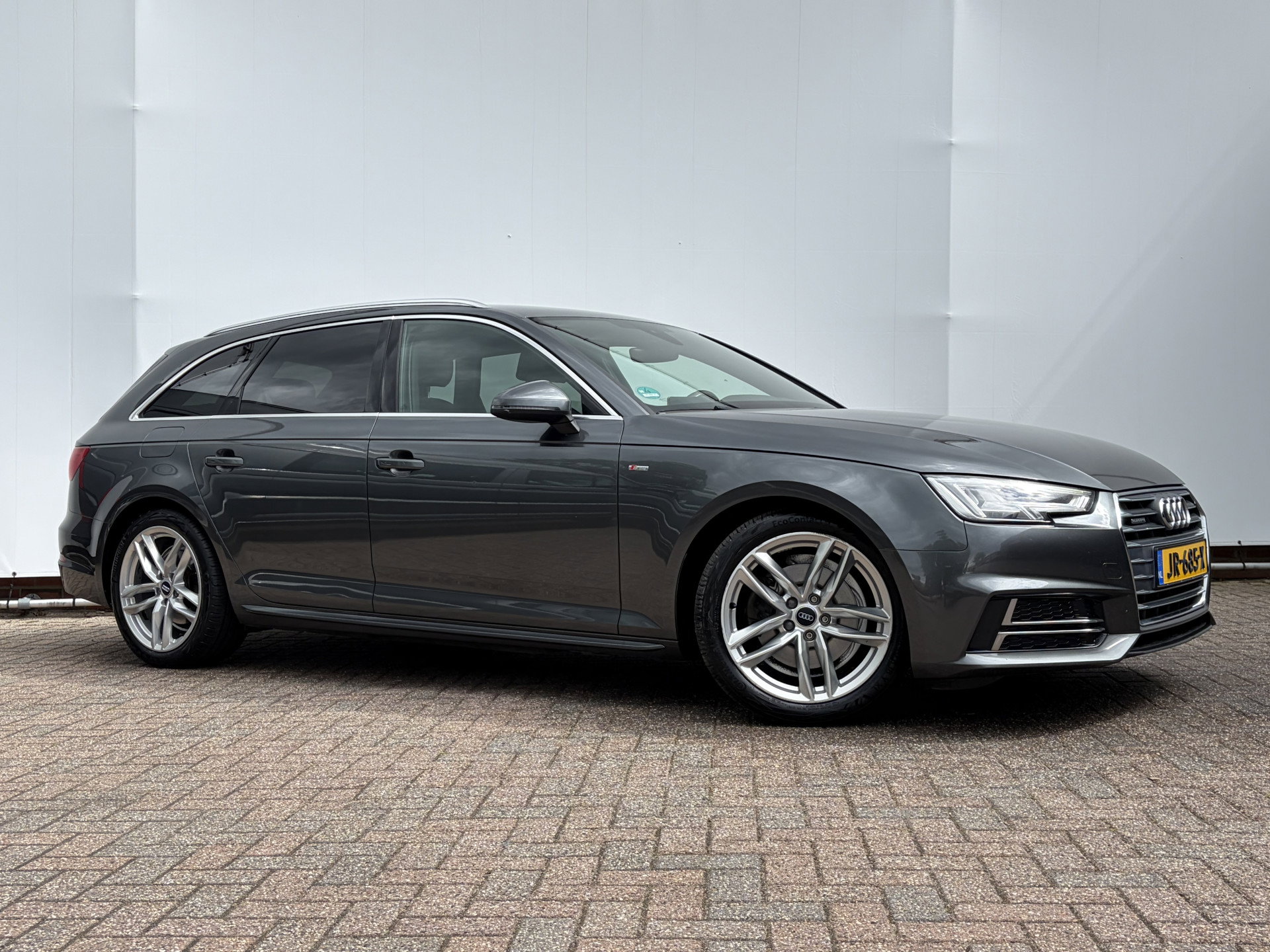 Foto van Audi A4