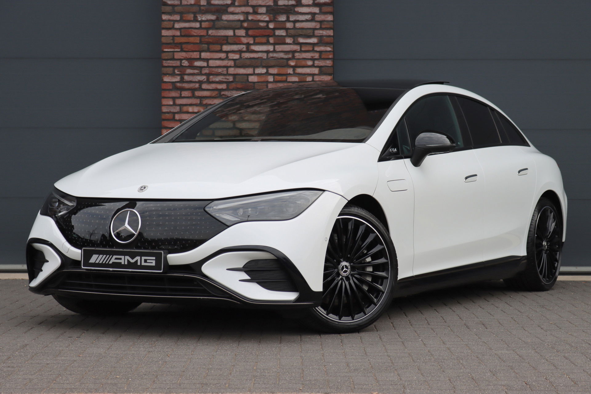 Foto van Mercedes-Benz EQE