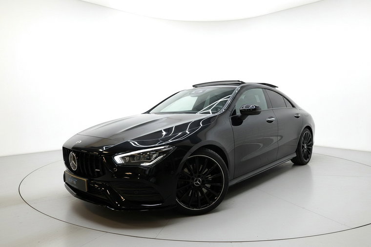Mercedes-Benz CLA foto 1