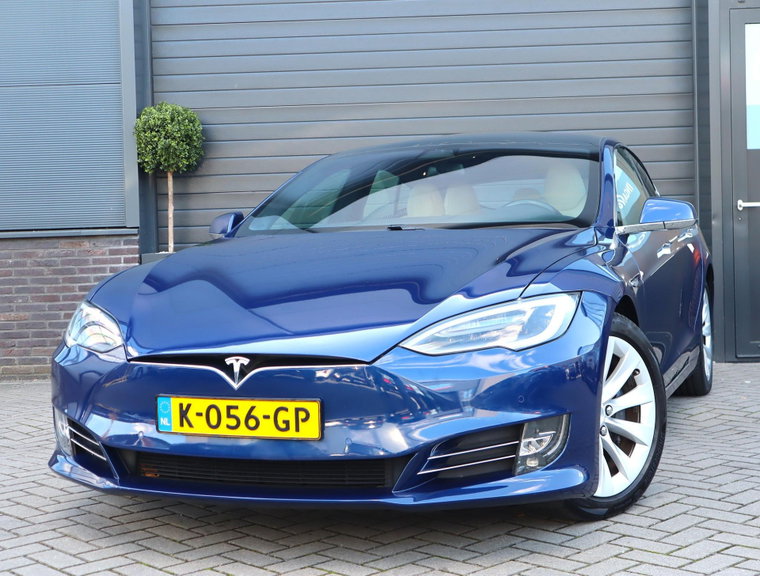 Tesla Model S foto 1