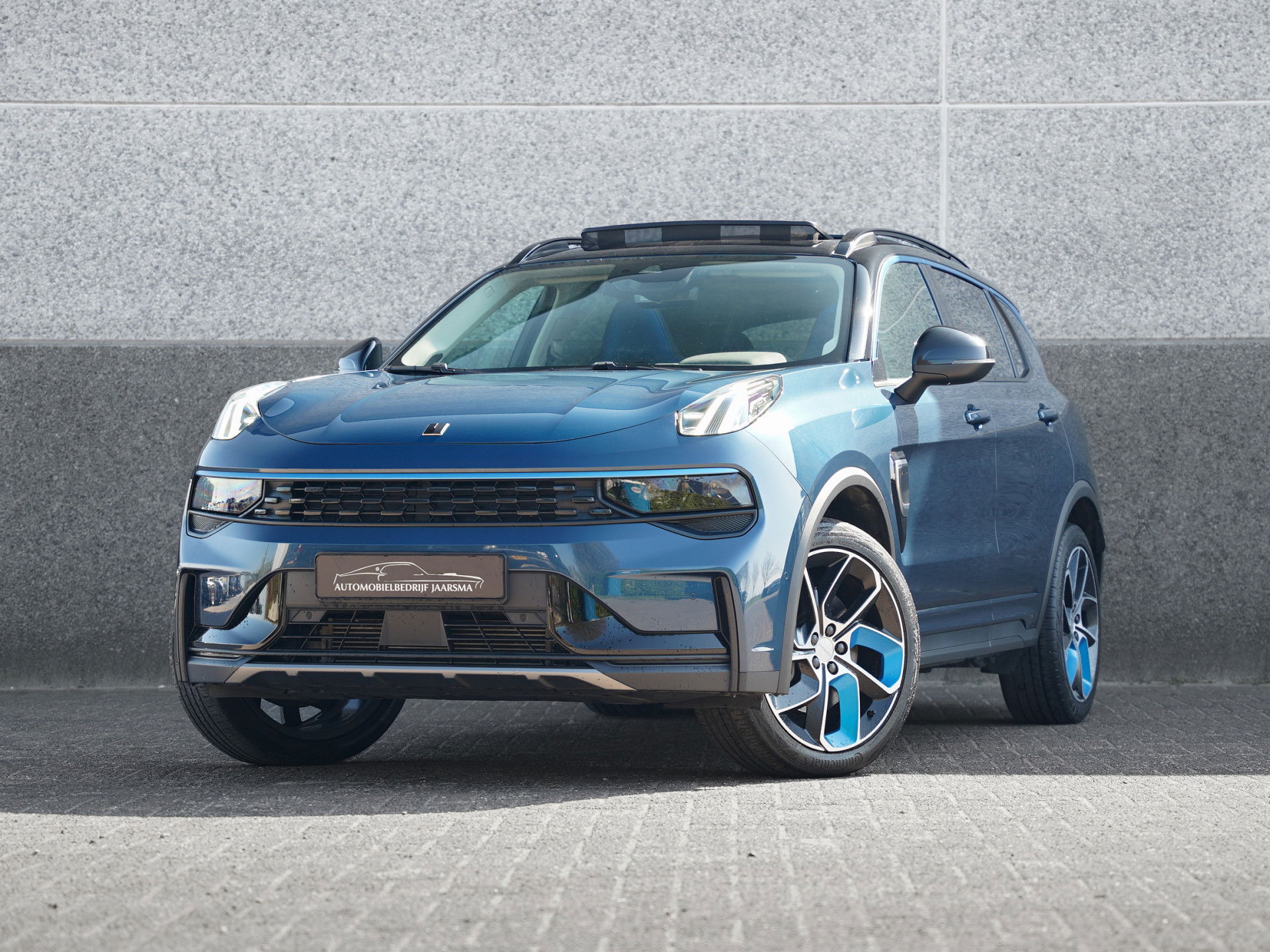 Lynk & Co 01
