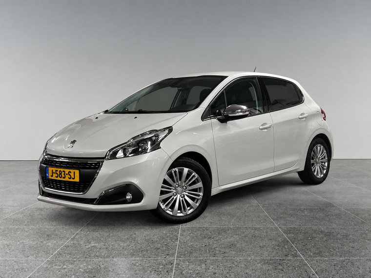 Peugeot 208 foto 1