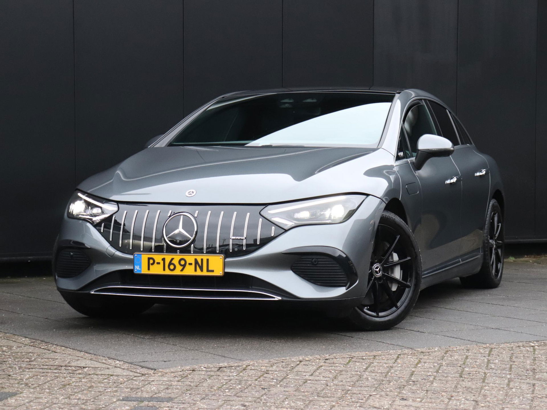 Foto van Mercedes-Benz EQE