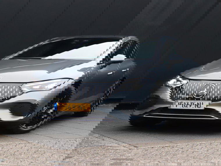 Foto van Mercedes-Benz EQE