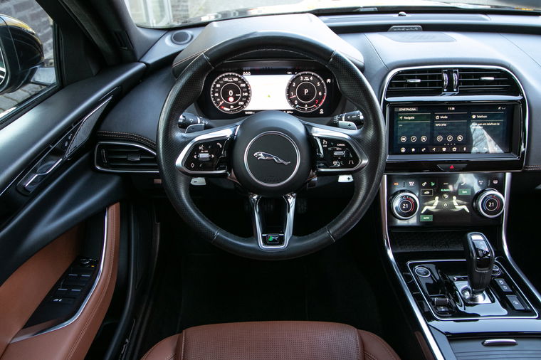 Jaguar XE