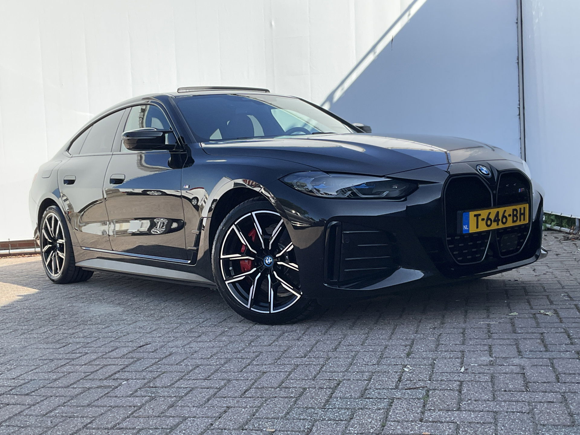 Foto van BMW i4