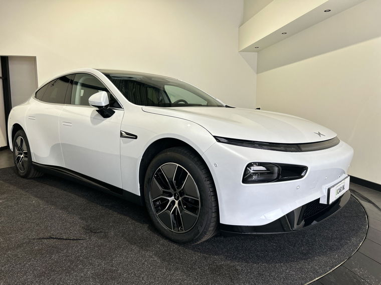 XPeng P7