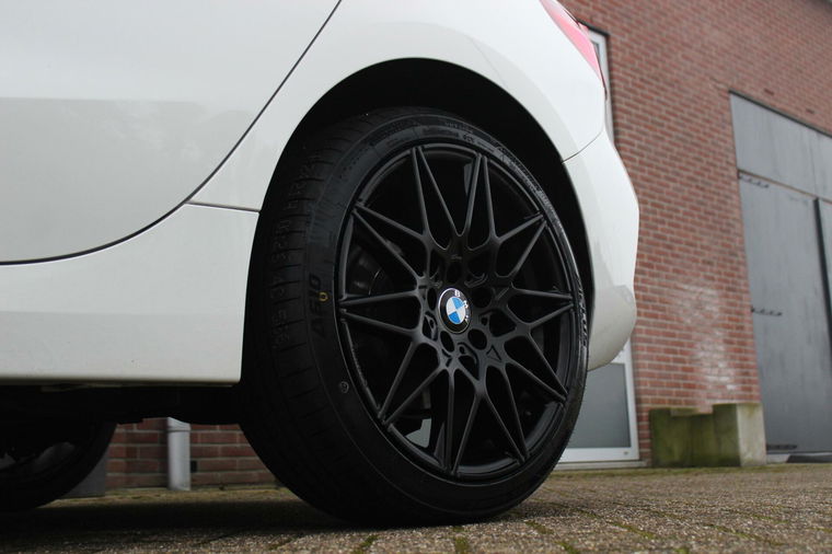 BMW 1-serie 118i F40 Executive Edition | Automaat | 1e eigenaar | NL auto | BTW auto | LED | Carplay | DAB | Sportstuur |