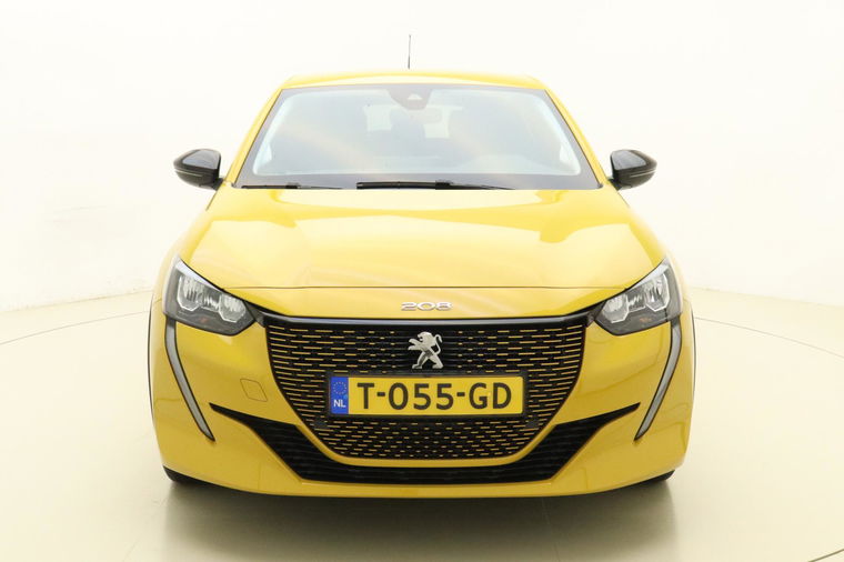 Peugeot e-208