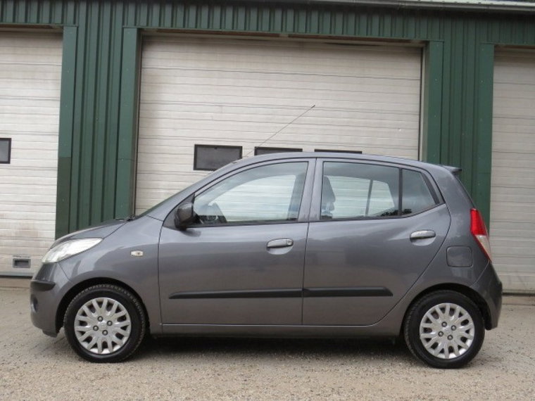 Hyundai i10 foto 1