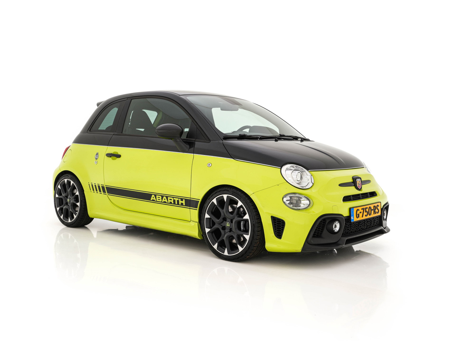Foto van Abarth 695