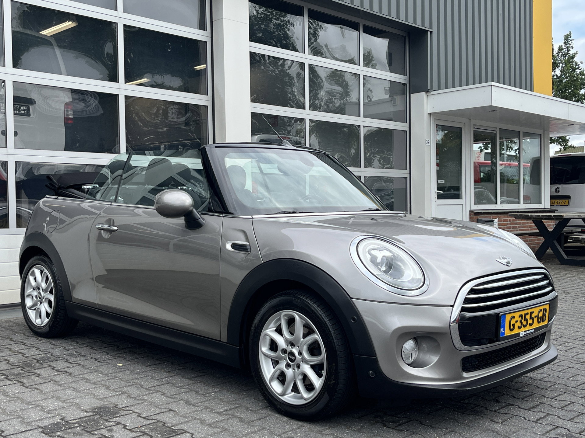 Foto van MINI Cooper Cabrio