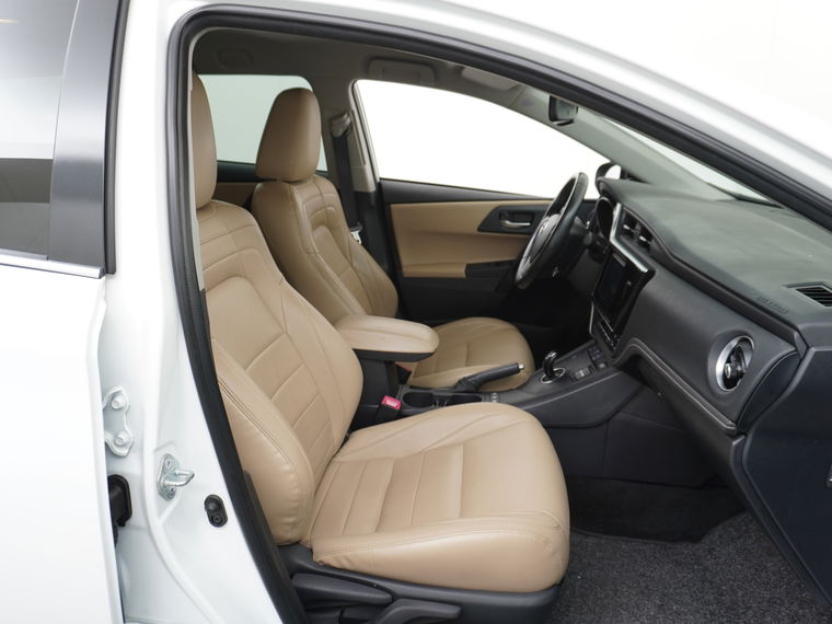 Toyota Auris Touring Sports