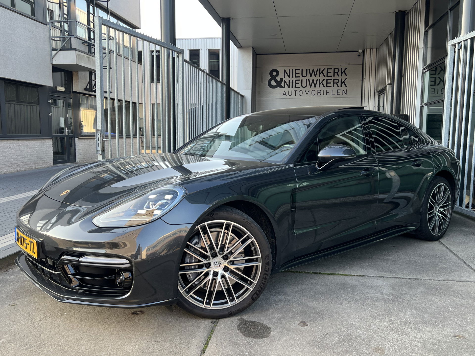 Foto van Porsche Panamera