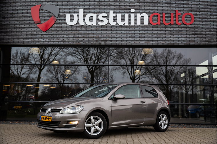 Volkswagen Golf foto 1