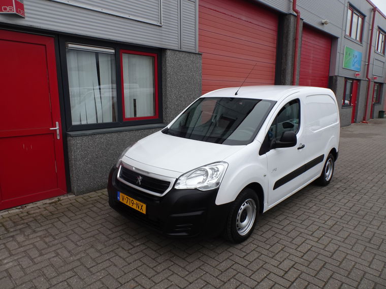 Foto van Peugeot Partner
