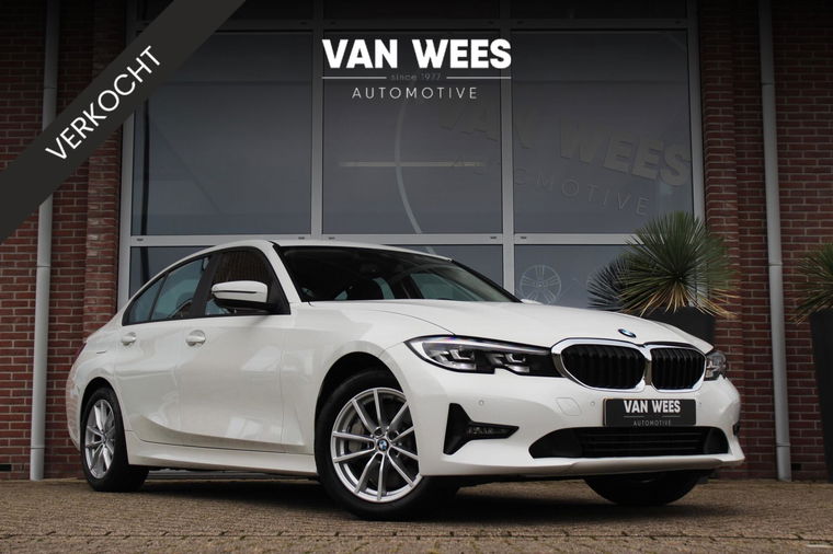 Foto van BMW 3-serie 330e G20 eDrive Edition | 1e eigenaar | NL auto | inc BTW | LED | Carplay | PDC | DAB | 17 inch | Navi | Mistlampen |