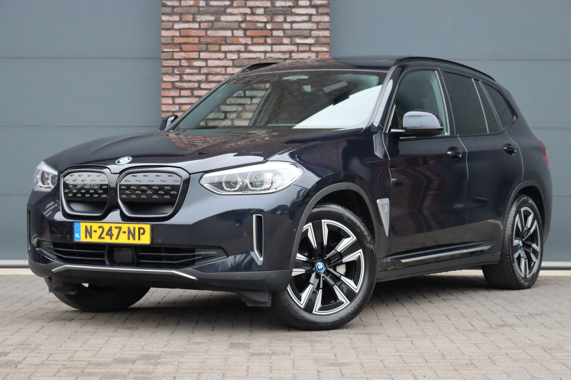 BMW iX3