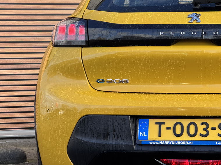 Peugeot e-208
