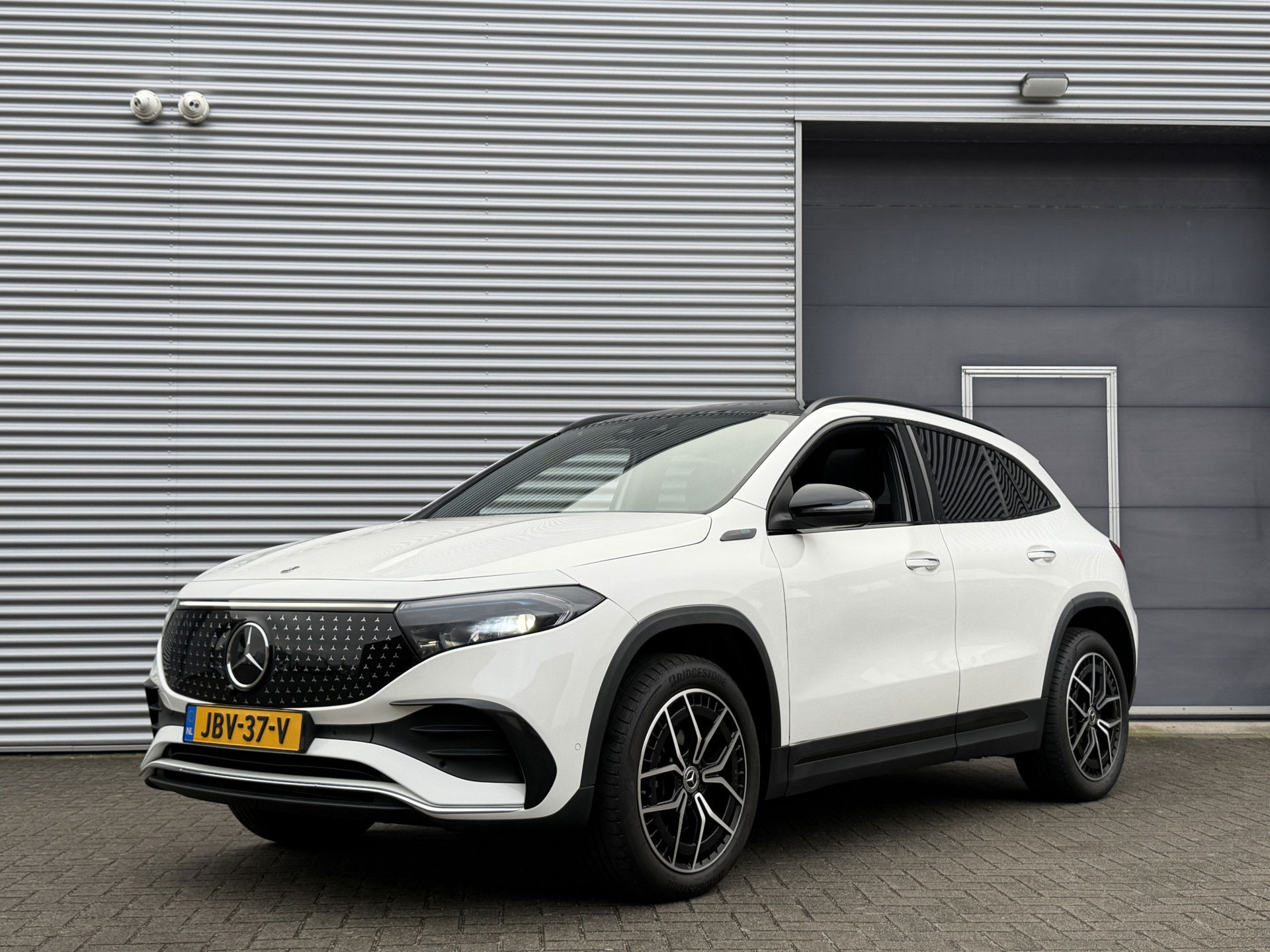 Foto van Mercedes-Benz EQA