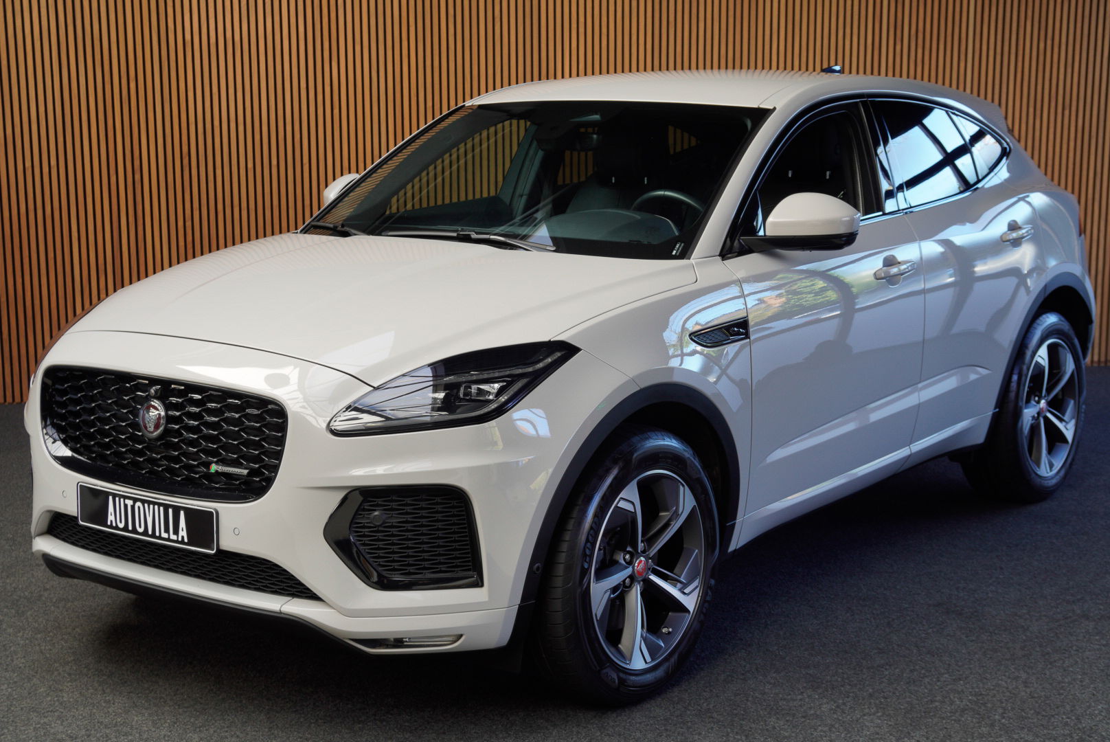 Foto van Jaguar E-PACE