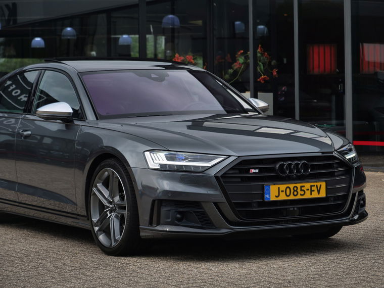 Audi S8