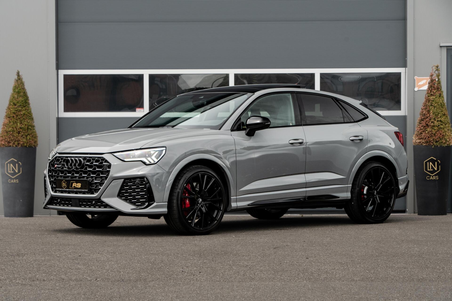 Foto van Audi RSQ3