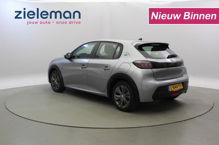 Peugeot e-208