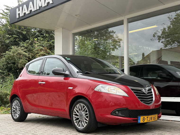 Lancia Ypsilon