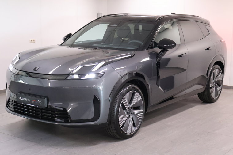 Lynk & Co 08 foto 1