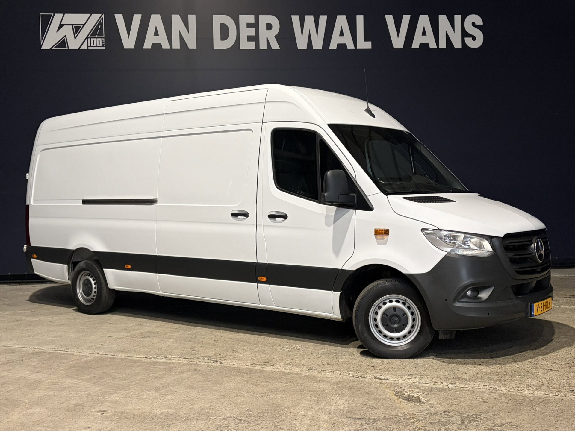 Mercedes-Benz Sprinter 317 CDI 170pk L3H2 Euro6 Airco | 360 Graden Camera | Navigatie | Chauffeursstoel | Apple Carplay