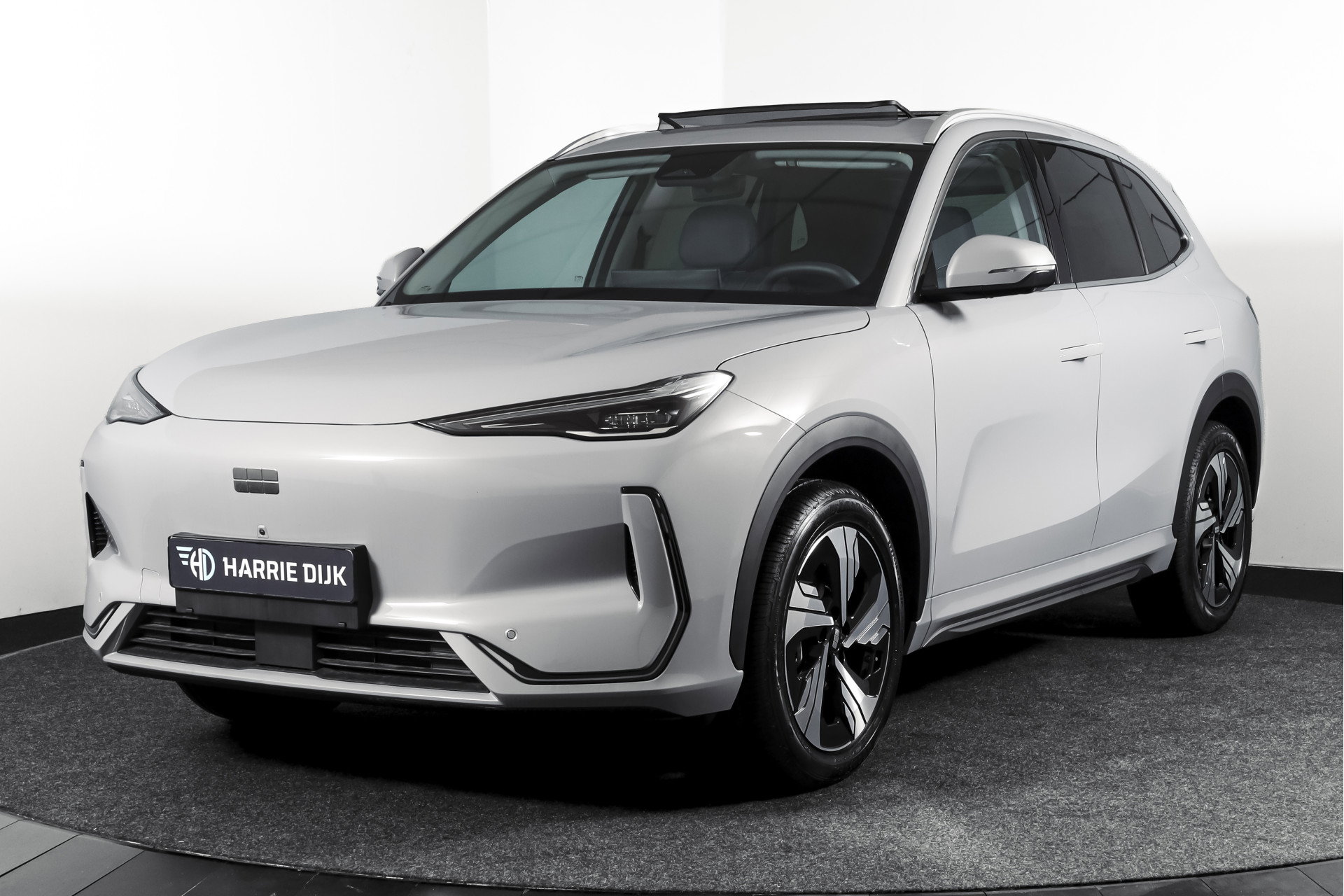 Foto van Geely E5