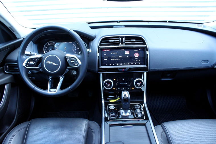 Jaguar XE