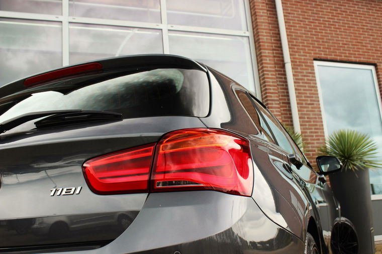 BMW 1-serie 118i F20 Edition M Sport Shadow High Executive M-pakket | Automaat | Navi | Led | Sport