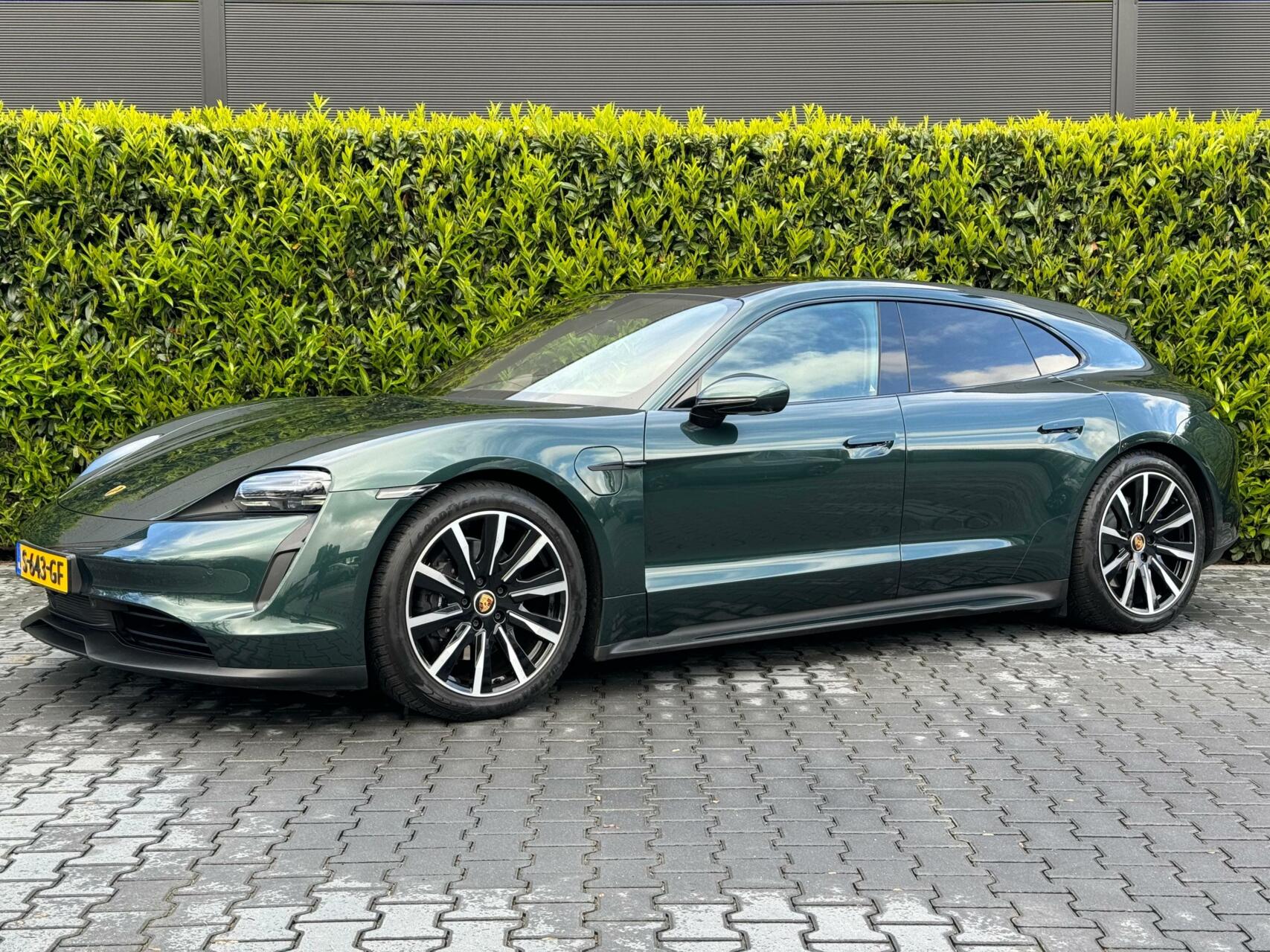 Foto van Porsche Taycan