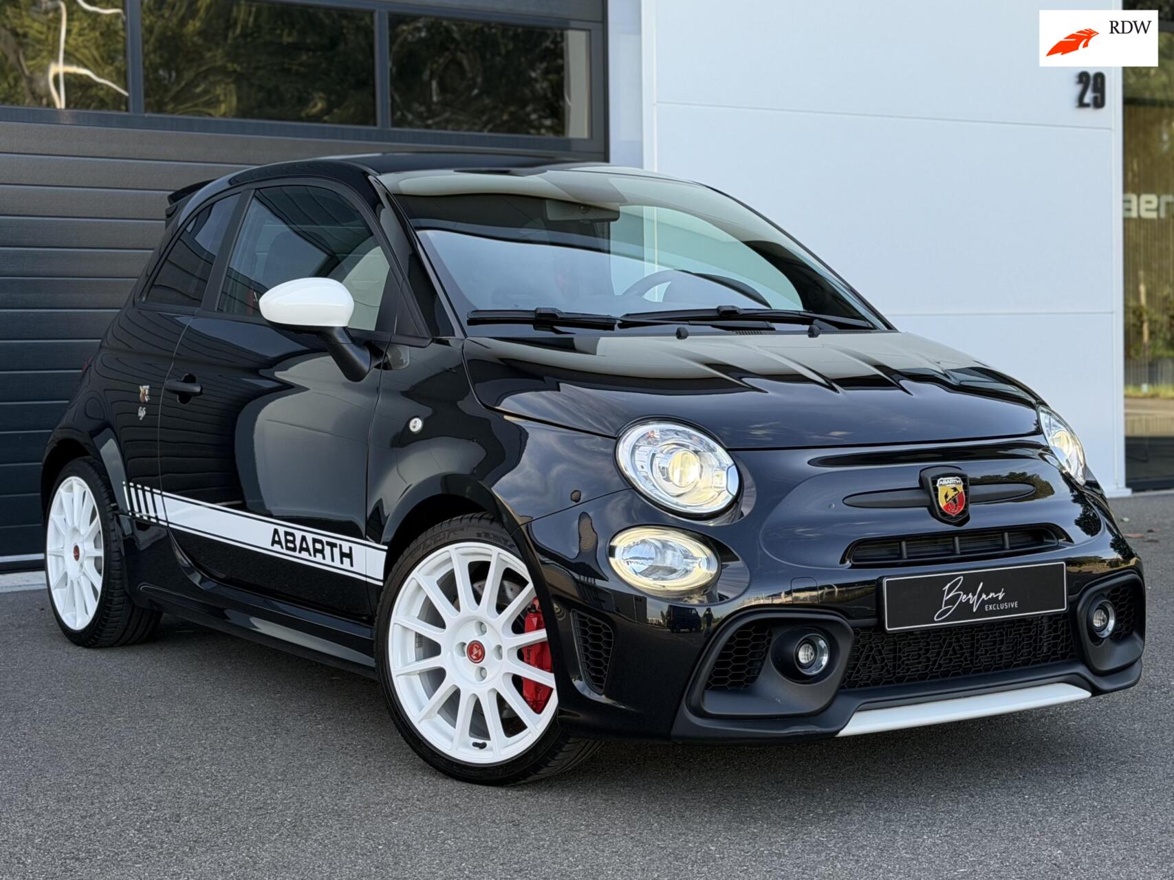 Foto van Abarth 695