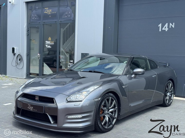Nissan GT-R