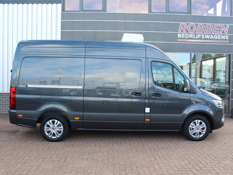 Mercedes-Benz Sprinter foto 1