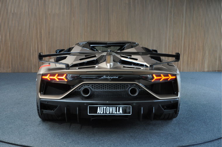 Lamborghini Aventador